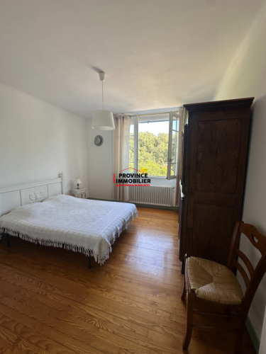Maison soignée avec vue dégagée