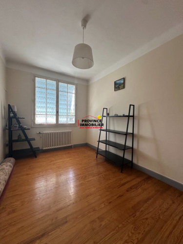 Maison soignée avec vue dégagée