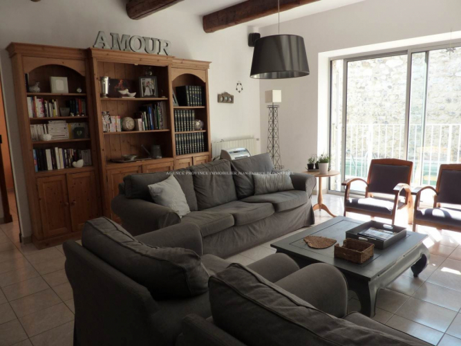 MAISON DE VILLAGE AVEC PISCINE