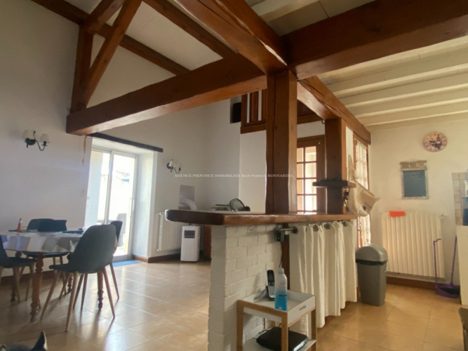 MAISON DE VILLAGE AVEC PISCINE