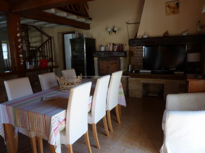 MAISON DE VILLAGE AVEC PISCINE