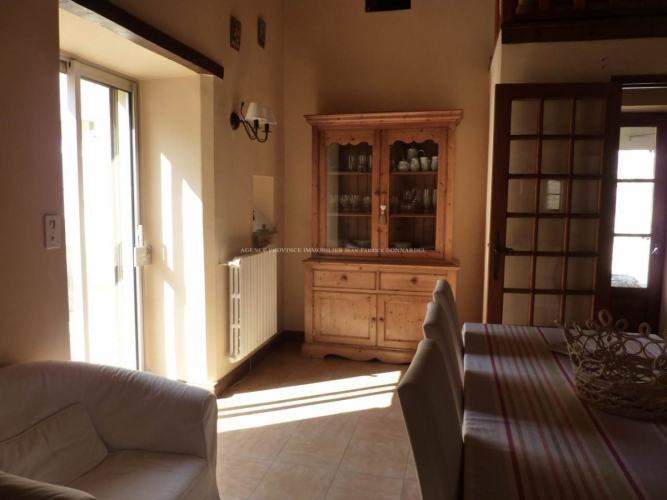 MAISON DE VILLAGE AVEC PISCINE