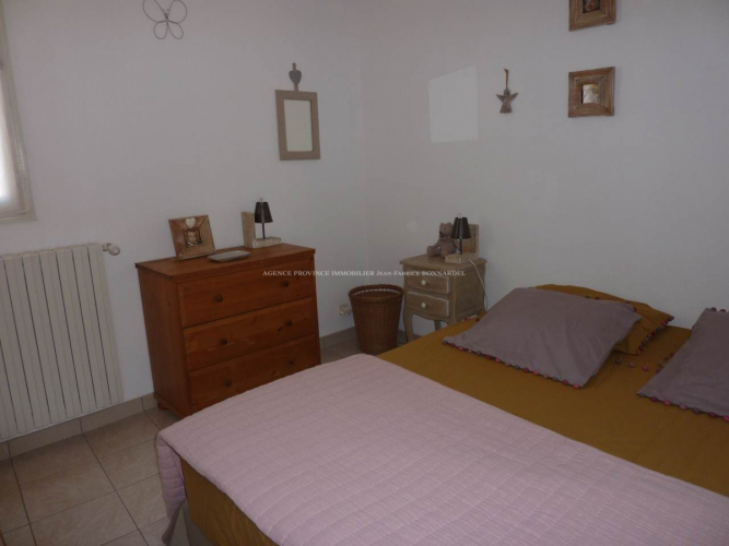 MAISON DE VILLAGE AVEC PISCINE