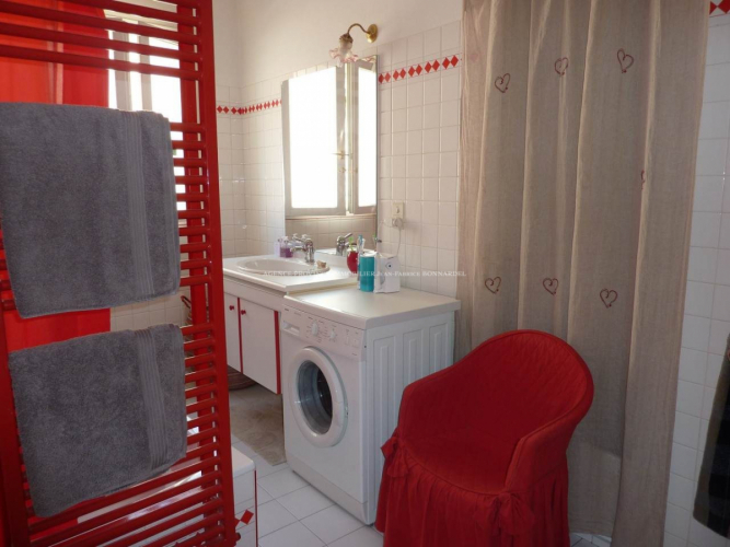 MAISON DE VILLAGE AVEC PISCINE
