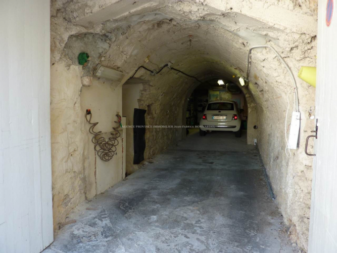 MAISON DE VILLAGE AVEC PISCINE