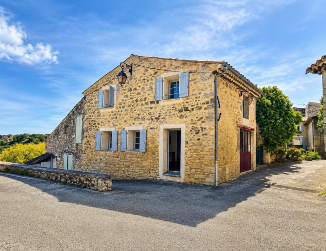 Au cœur d'un village plein de charme