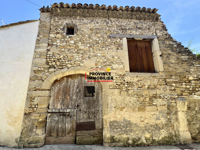 Remise en pierre avec jardin