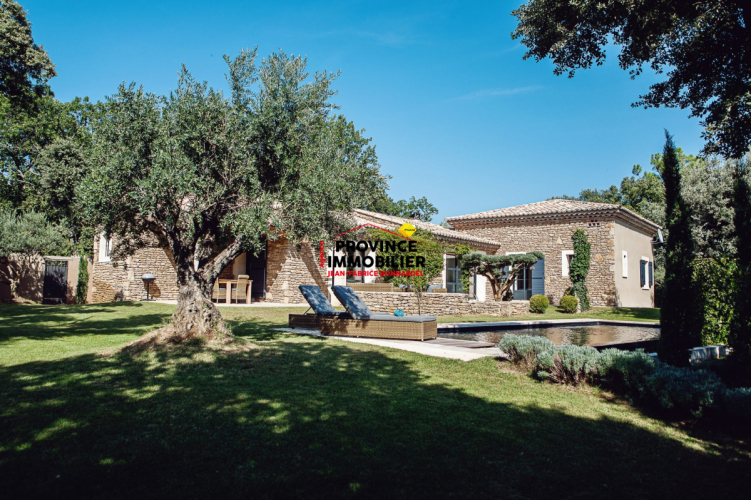 VILLA SUR LES HAUTEURS DE SUZE LA ROUSSE