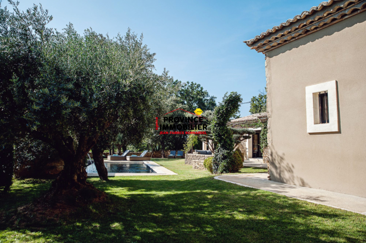 VILLA SUR LES HAUTEURS DE SUZE LA ROUSSE