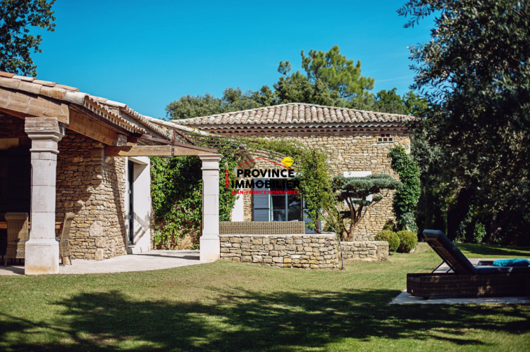 VILLA SUR LES HAUTEURS DE SUZE LA ROUSSE