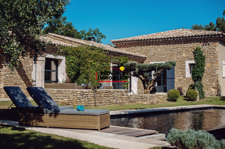 VILLA SUR LES HAUTEURS DE SUZE LA ROUSSE