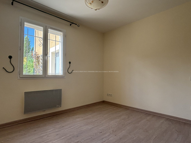 Appartement T3 avec terrasse et garage