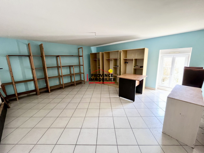 Maison de village avec cours