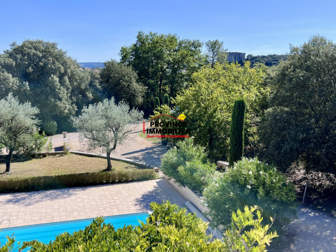 Propriété d’exception – Élégance intemporelle & panorama rare sur le Ventoux et le Château