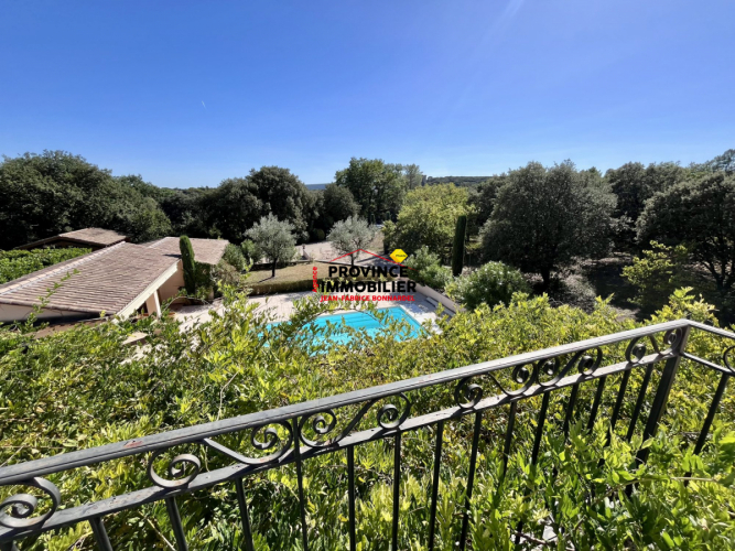 Propriété d’exception – Élégance intemporelle & panorama rare sur le Ventoux et le Château