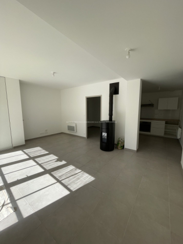 Logement neuf dans village