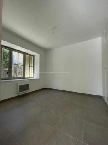 Logement neuf dans village