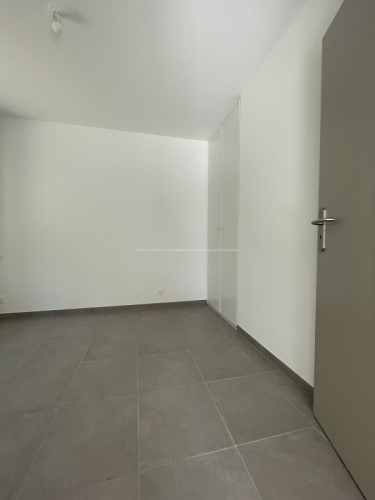 Logement neuf dans village