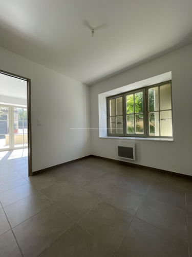 Logement neuf dans village