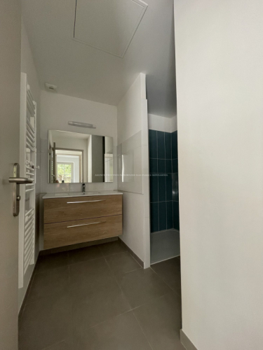 Logement neuf dans village