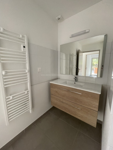 Logement neuf dans village