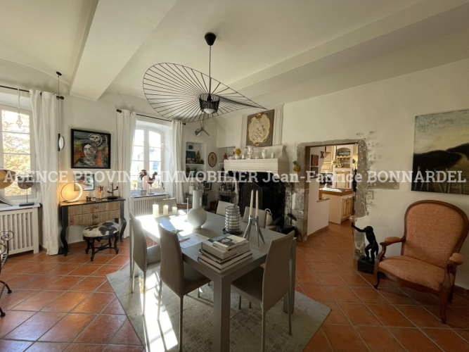Magnifique maison de village avec vue dominante