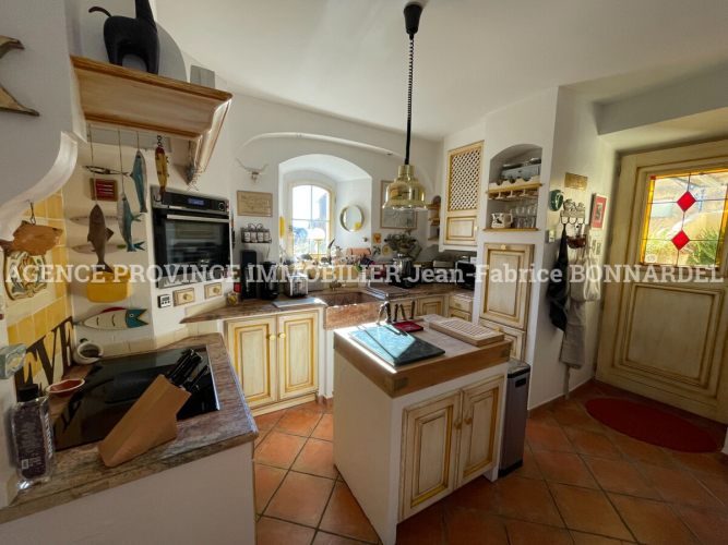 Magnifique maison de village avec vue dominante