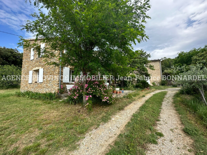 Belle Ferme en pierres avec vue imprenable
