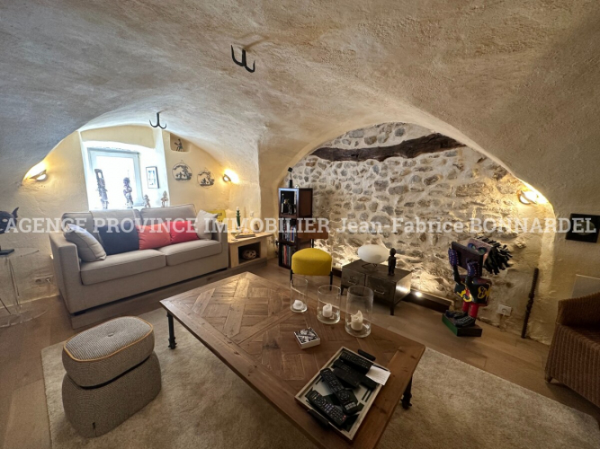Magnifique maison de village avec vue dominante