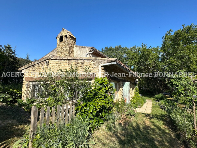 Mas Provençal proche du village
