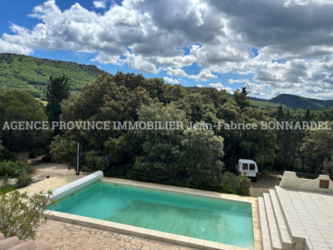 Propriété avec piscine et vue sur la campagne