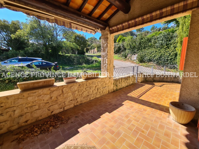 Maison de village avec terrasse