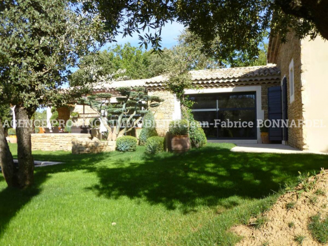 VILLA SUR LES HAUTEURS DE SUZE LA ROUSSE