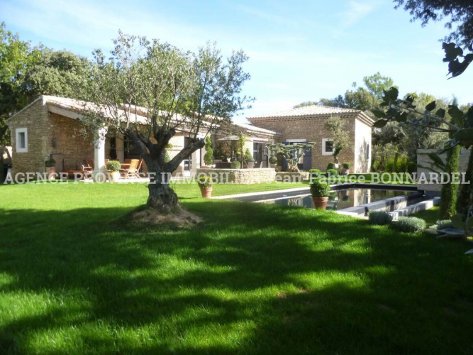 VILLA SUR LES HAUTEURS DE SUZE LA ROUSSE