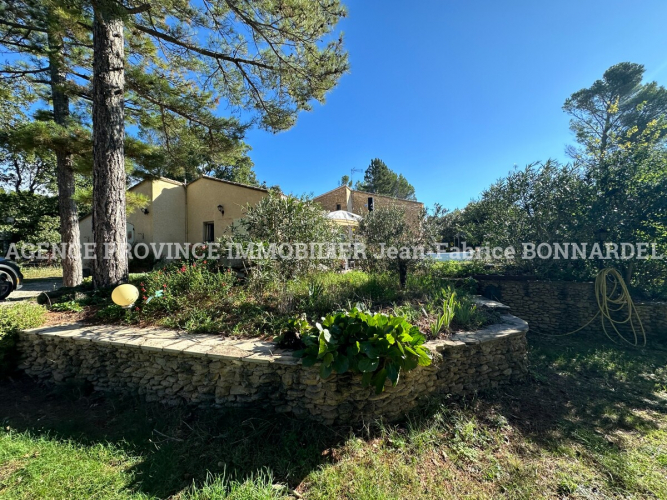 Villa de caractère dans un environnement paisible