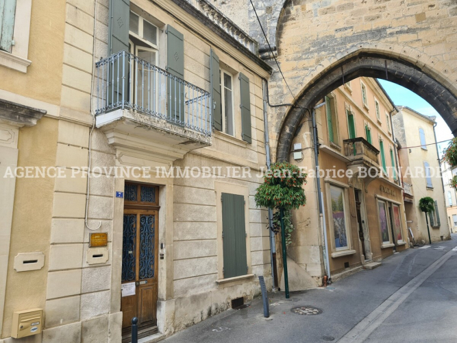 Très belle Maison de Ville avec cour et terrasse