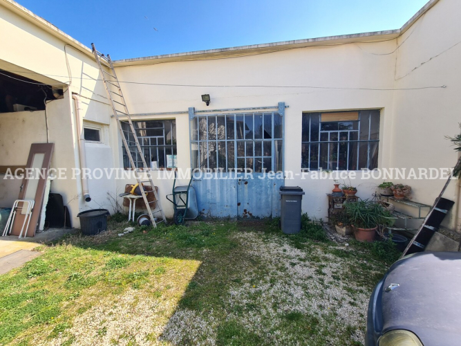 Maison proche centre-ville avec un appartement loué
