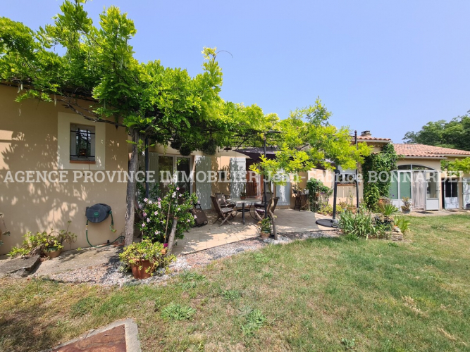 Belle villa provençale en campagne