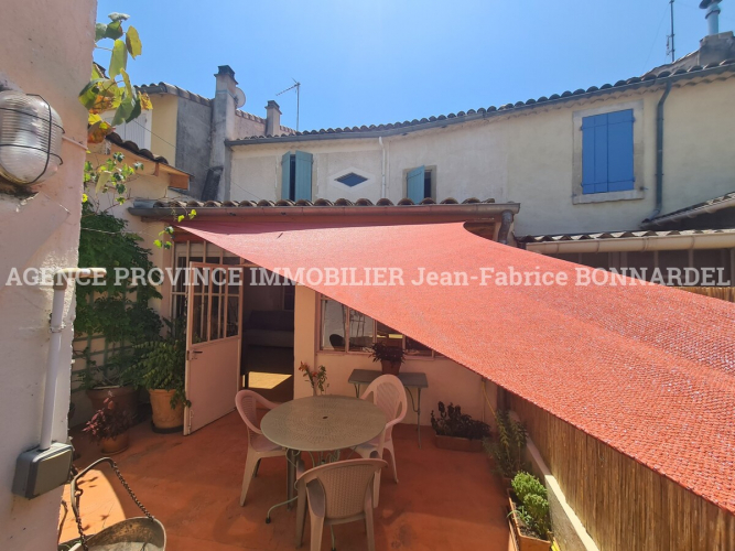 Maison de ville proche commerces et écoles