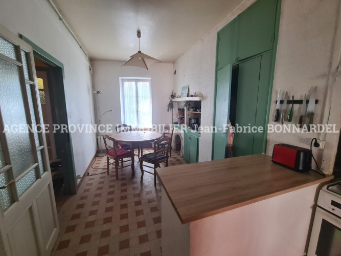 Maison de ville proche commerces et écoles