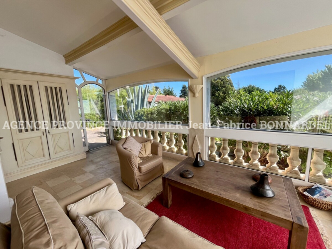 Jolie villa méditerranéenne à deux pas du centre-village