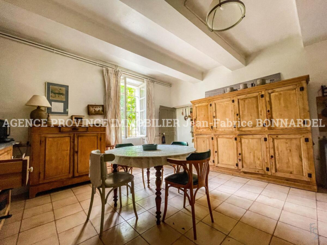 Charmant Mas Provençal en Campagne