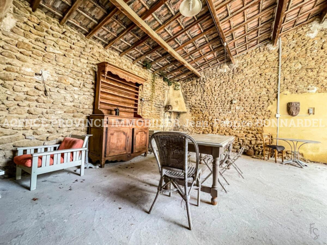 Charmant Mas Provençal en Campagne