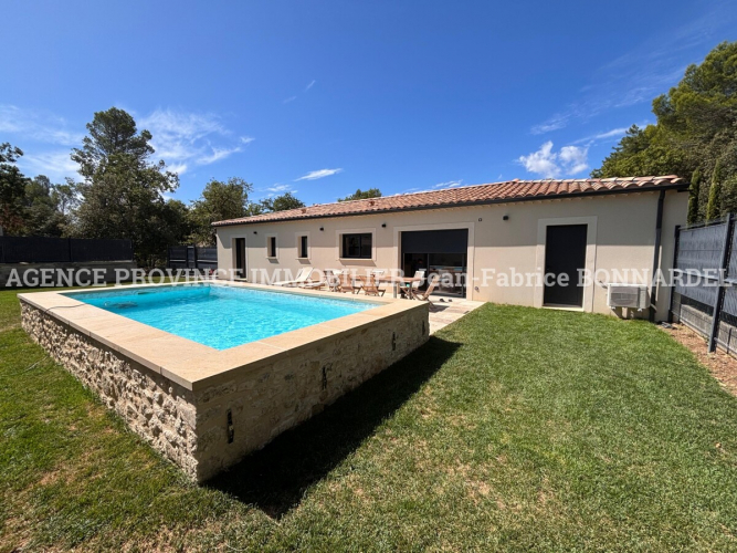 Lumineuse Villa neuve avec jardin et piscine Lumineuse Villa neuve avec jardin et piscine