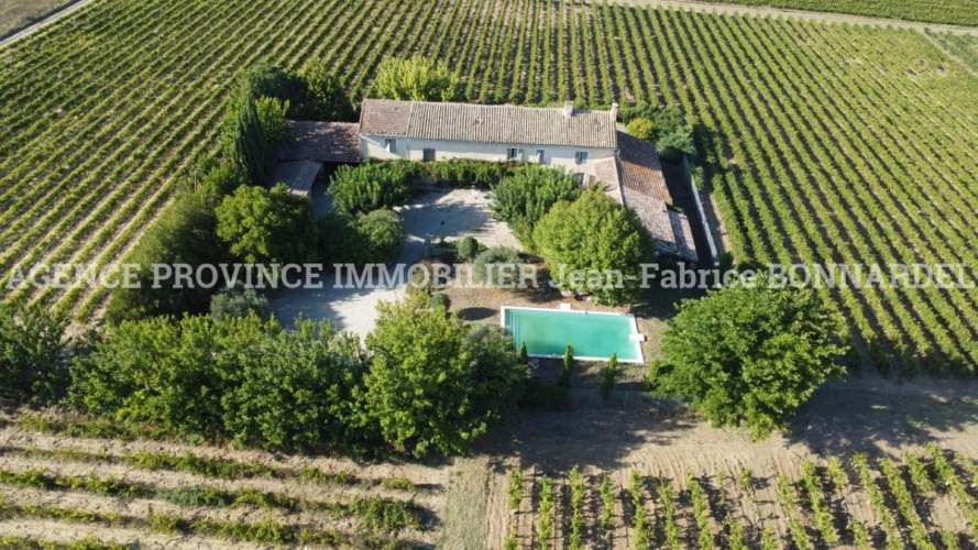 Charmant Mas Provençal en Campagne