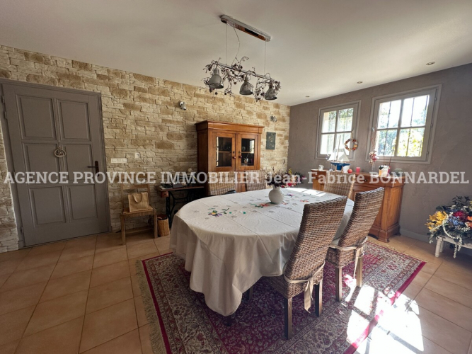 Spacieuse Maison de caractère