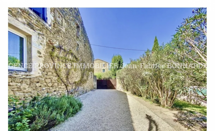 Propriété de charme au coeur d’un village avec commerces