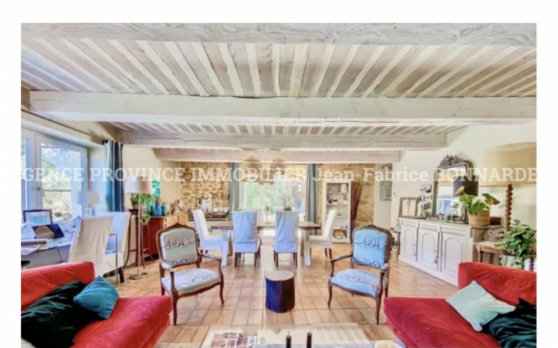 Propriété de charme au coeur d’un village avec commerces