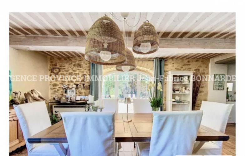 Propriété de charme au coeur d’un village avec commerces