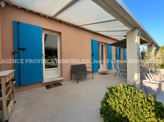 Charmante villa de plain-pied proche centre village